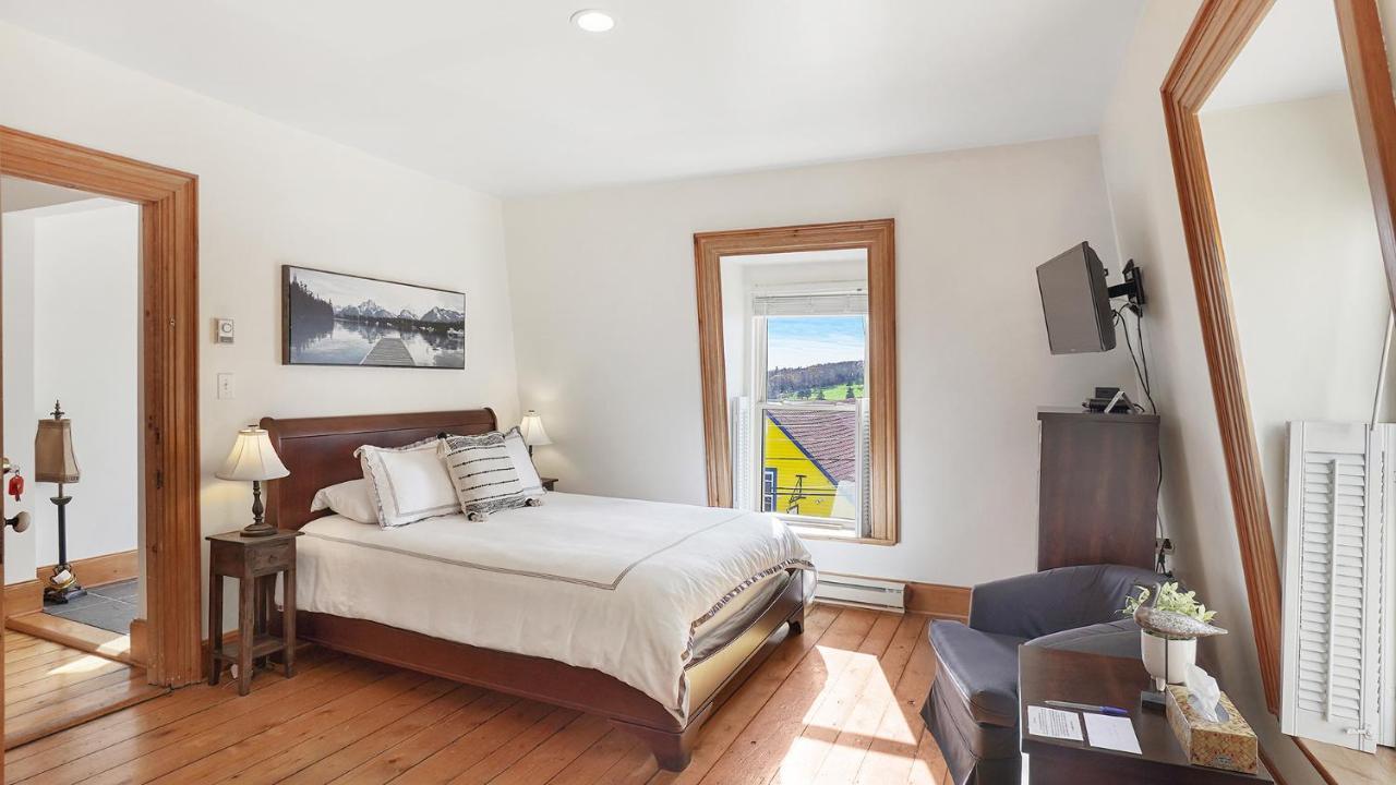 Sail Inn Lunenburg Eksteriør billede