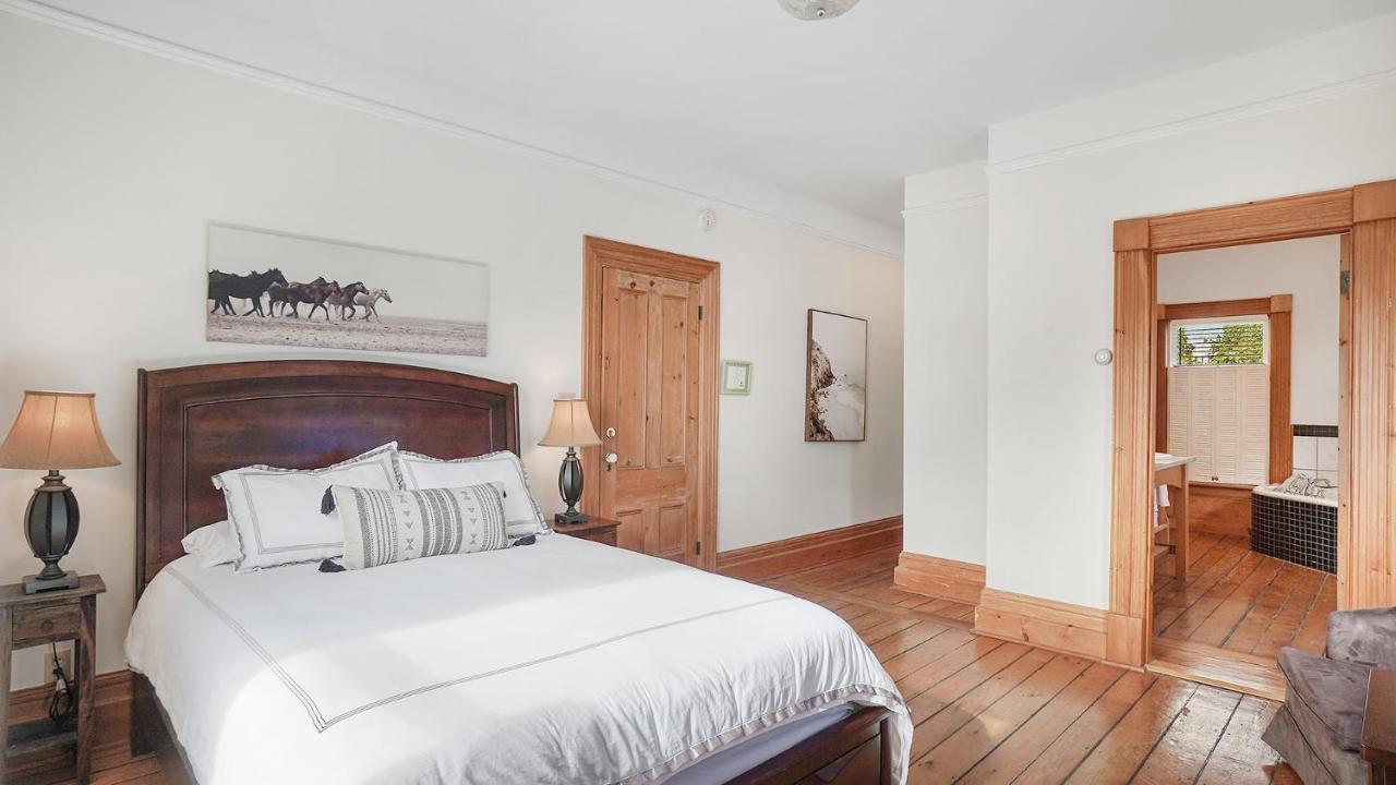 Sail Inn Lunenburg Eksteriør billede