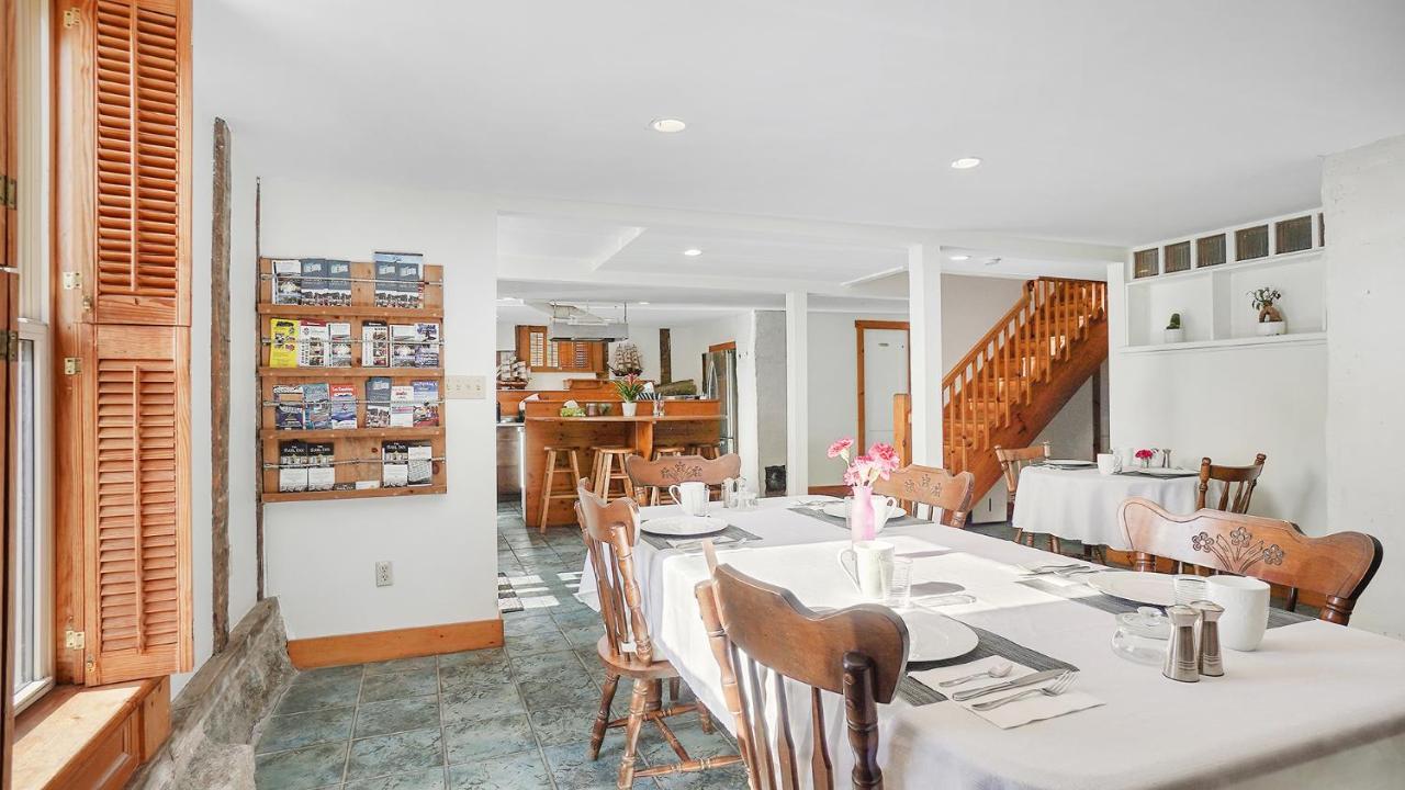 Sail Inn Lunenburg Eksteriør billede